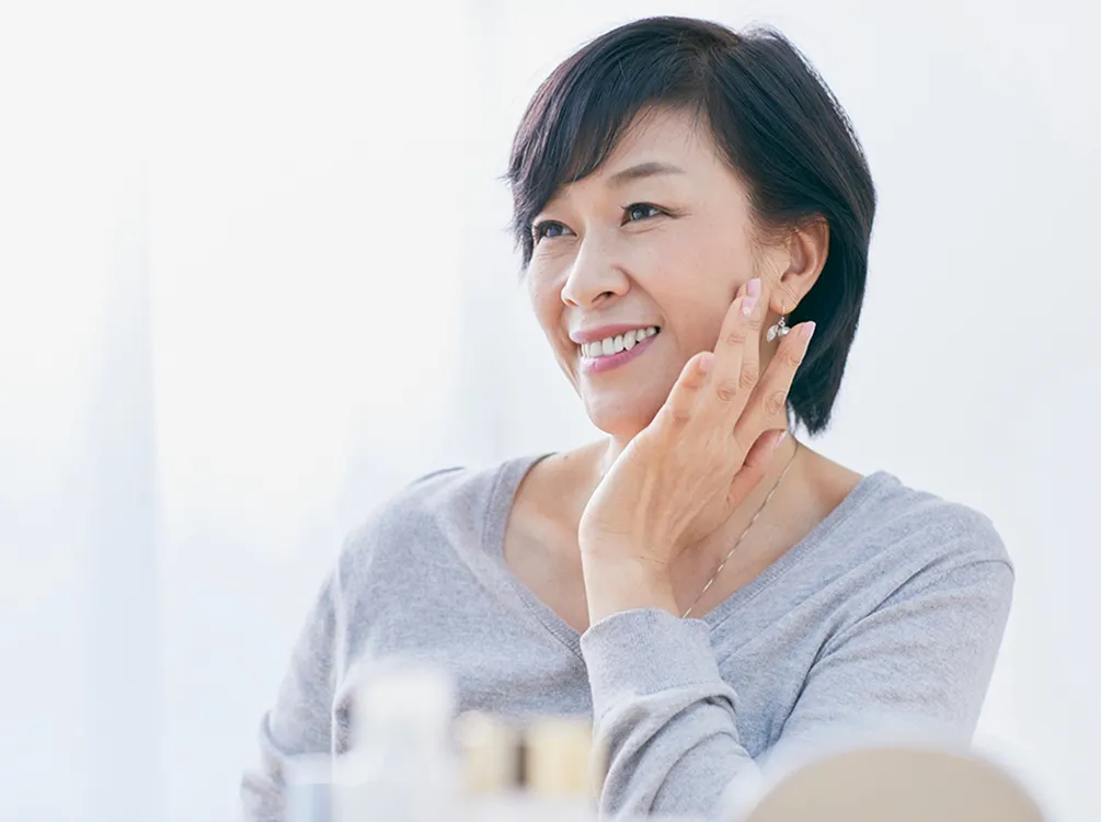 美容に気を遣う女性の画像